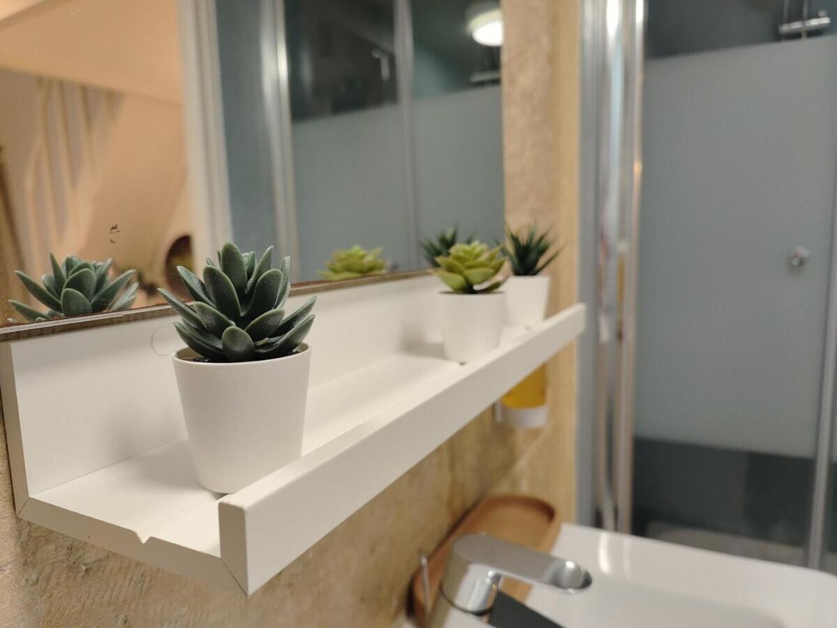 Studio Lumineux Et Fleuri Idealement Situe Apartment Кан Екстериор снимка