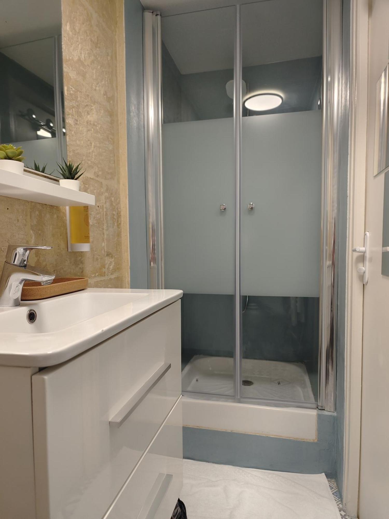 Studio Lumineux Et Fleuri Idealement Situe Apartment Кан Екстериор снимка