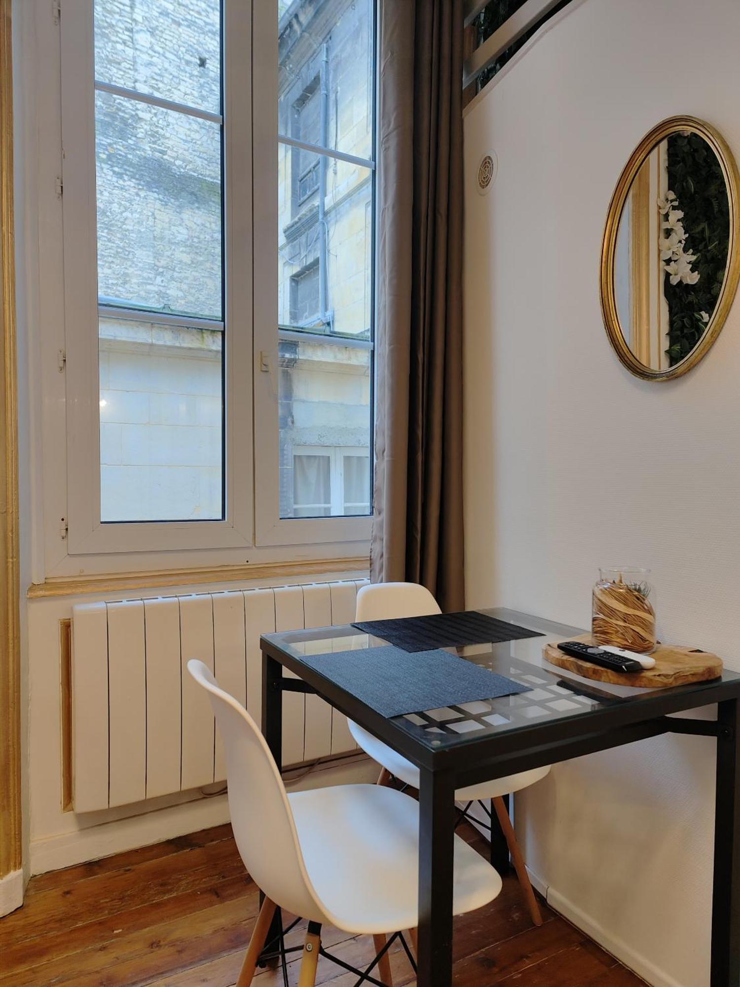 Studio Lumineux Et Fleuri Idealement Situe Apartment Кан Екстериор снимка