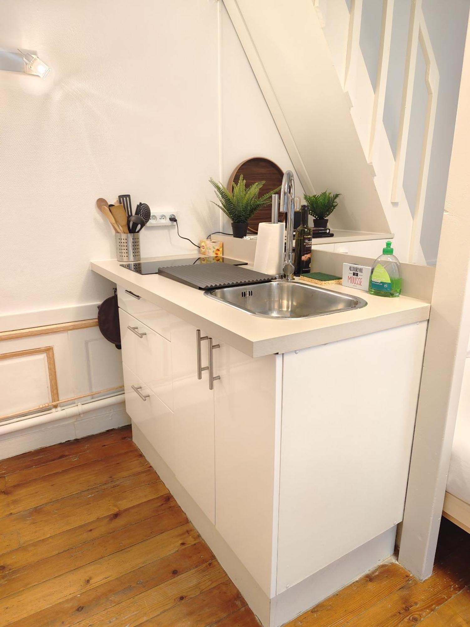 Studio Lumineux Et Fleuri Idealement Situe Apartment Кан Екстериор снимка