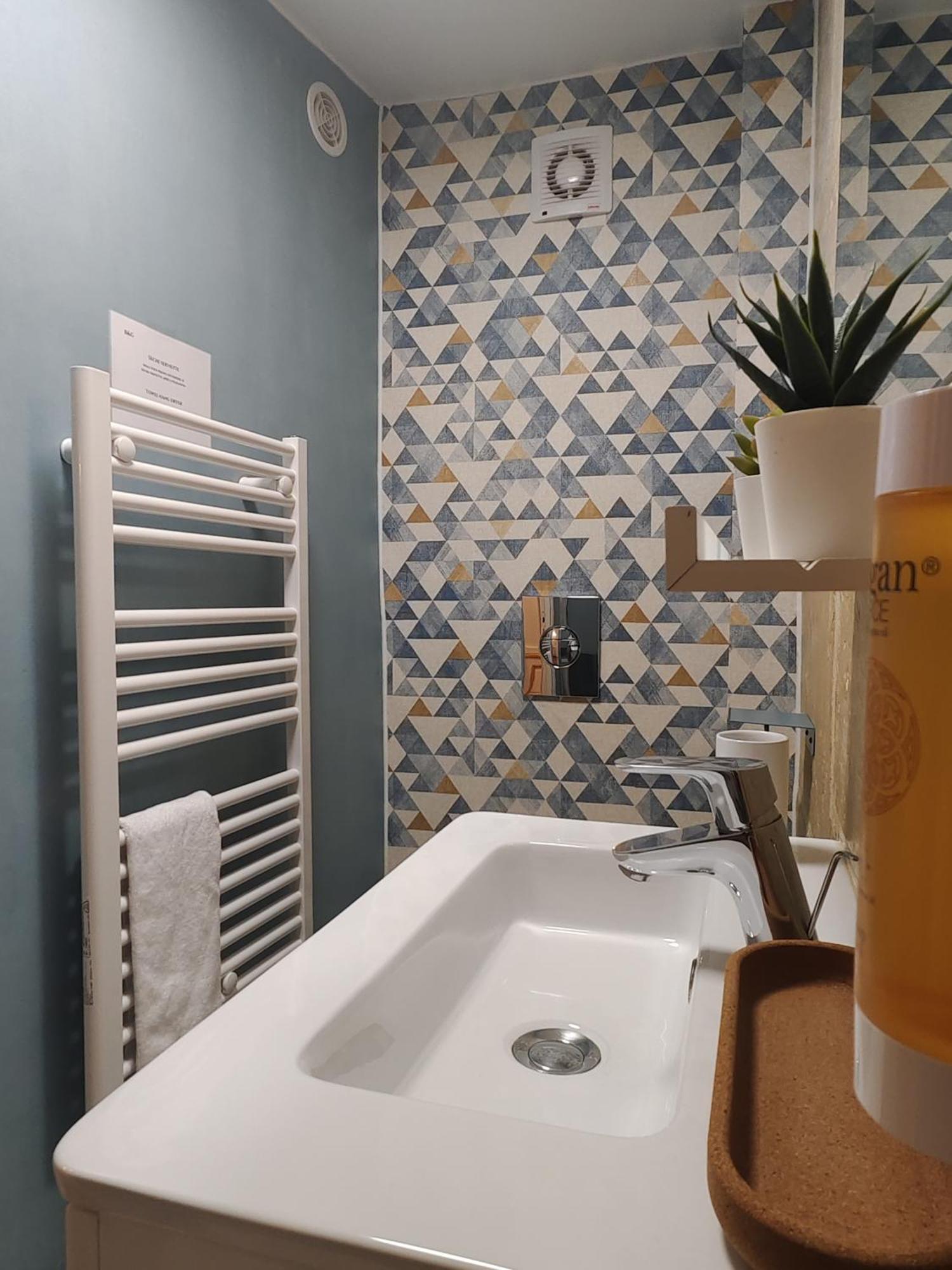 Studio Lumineux Et Fleuri Idealement Situe Apartment Кан Екстериор снимка